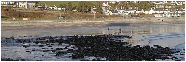 Esplande beach with beach cafe far right.